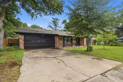 6801 Yolanda Drive, Fort Worth, TX 76112 - Photo 2