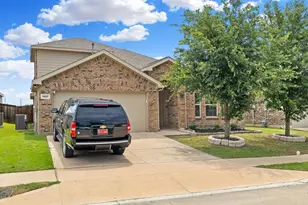 8920 Prairie Dawn Dr, Fort Worth, TX 76131 - Photo 2