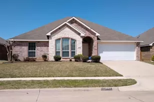 1601 White Willow Ln, Arlington, TX 76002 - Photo 1