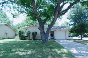 217 Mockingbird Ln, Denton, TX 76209 - Photo 2