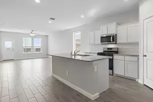 629 Harvey St, Grandview, TX 76050 - Photo 8