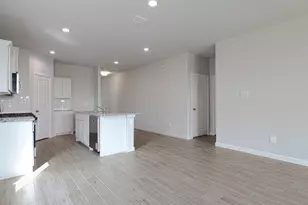 629 Harvey St, Grandview, TX 76050 - Photo 10