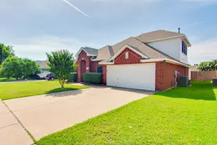 1133 Hillwood Dr, Saginaw, TX 76179 - Photo 2
