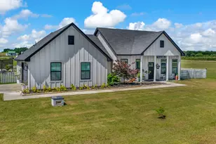 1000 Latigo Ln, Millsap, TX 76066 - Photo 1