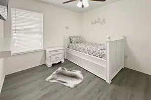 2823 Brookhurst Dr, Grand Prairie, TX 75052 - Photo 14