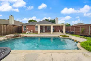 2823 Brookhurst Dr, Grand Prairie, TX 75052 - Photo 16