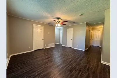 303 Ridgefield Circle, Mesquite, TX 75149 - Photo 4