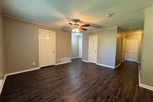 303 Ridgefield Cir, Mesquite, TX 75149 - Photo 4