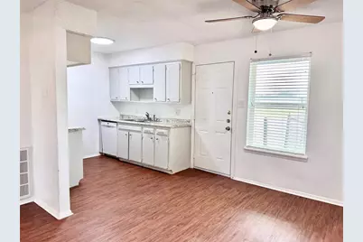 441 SW Thomas Street #D, Burleson, TX 76028 - Photo 8