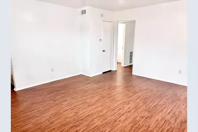 441 SW Thomas Street #D, Burleson, TX 76028 - Photo 2