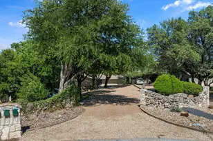 417 Peninsula Ct, Granbury, TX 76048 - Photo 2