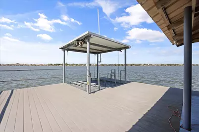 417 Peninsula Court, Granbury, TX 76048 - Photo 32