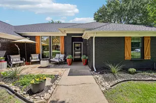 925 Meadow Dr, Copper Canyon, TX 75077 - Photo 4