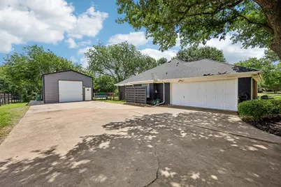 925 Meadow Drive, Copper Canyon, TX 75077 - Photo 32