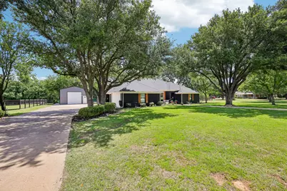 925 Meadow Drive, Copper Canyon, TX 75077 - Photo 2