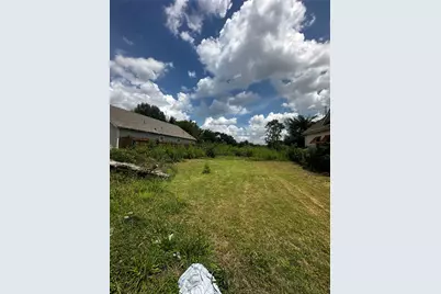 915 E Hattie Street, Fort Worth, TX 76104 - Photo 2