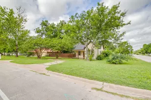 1115 Hanover St, Weatherford, TX 76086 - Photo 4