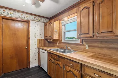 520 W Farm To Market Road 71, Mt Pleasant, TX 75455 - Photo 12