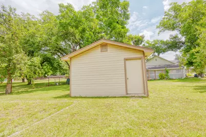 308 W White Street, Pilot Point, TX 76258 - Photo 12