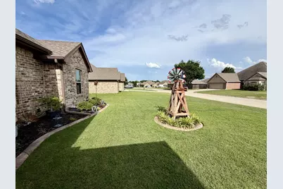 2105 Stonegate Boulevard, Bridgeport, TX 76426 - Photo 22