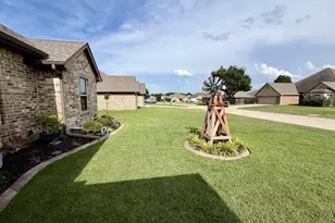 2105 Stonegate Blvd, Bridgeport, TX 76426 - Photo 22