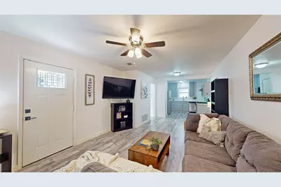 922 Tamara Lane, Grand Prairie, TX 75051 - Photo 4