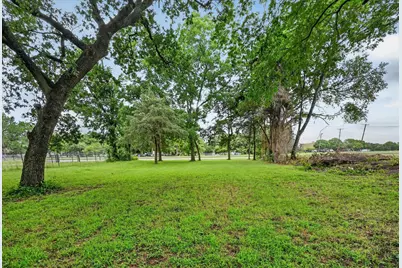 10618 Bruton Road, Dallas, TX 75217 - Photo 14