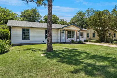 321 Lorna Street, Burleson, TX 76028 - Photo 2