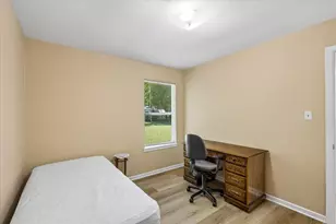 321 Lorna St, Burleson, TX 76028 - Photo 18