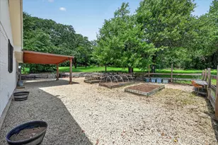 1300 Shannon Dr, Cleburne, TX 76031 - Photo 32