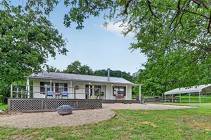 1300 Shannon Dr, Cleburne, TX 76031 - Photo 1