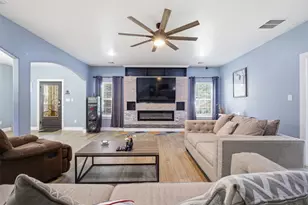 222 Wedgewood Dr, Mabank, TX 75156 - Photo 4