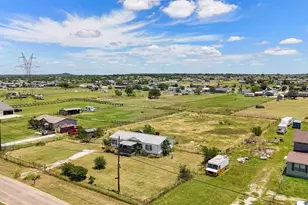 3321 Cobbler Ln, Joshua, TX 76058 - Photo 2