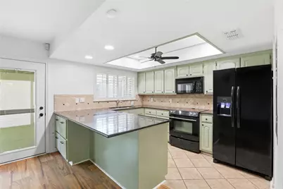 306 Westview Terrace, Arlington, TX 76013 - Photo 14