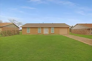 2114 Sunset Dr, Brookston, TX 75421 - Photo 1