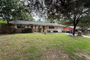 2324 Oak Cliff Dr, Waco, TX 76710 - Photo 2