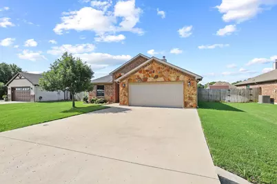 1208 Mary Ann Court, Tioga, TX 76271 - Photo 2
