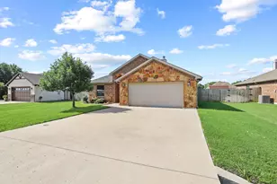 1208 Mary Ann Ct,, Tioga, TX 76271 - Photo 2