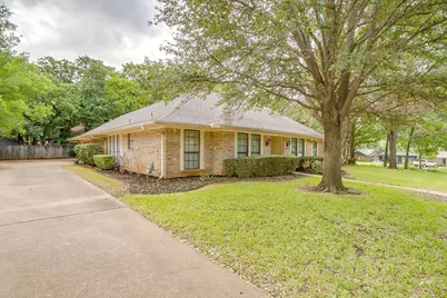 2907 Creekwood Drive, Grapevine, TX 76051 - Photo 2