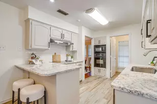 2907 Creekwood Dr, Grapevine, TX 76051 - Photo 12