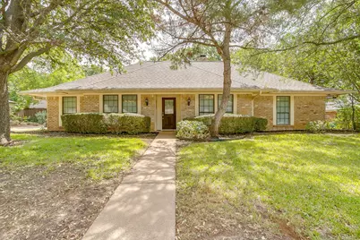 2907 Creekwood Drive, Grapevine, TX 76051 - Photo 1