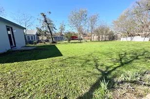 905 2nd St, Graham, TX 76450 - Photo 24