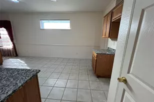 12928 Honey Locust Cir, Fort Worth, TX 76040 - Photo 8