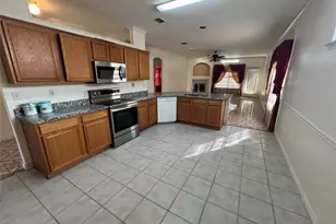 12928 Honey Locust Cir, Fort Worth, TX 76040 - Photo 4