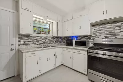 211 Brazos Street, Garland, TX 75041 - Photo 10
