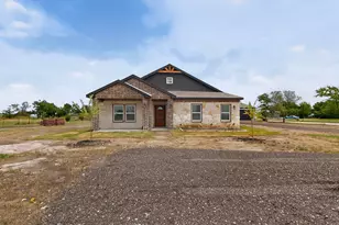 749 J L Dr, Valley View, TX 76272 - Photo 2