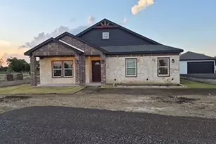 749 J L Dr, Valley View, TX 76272 - Photo 1