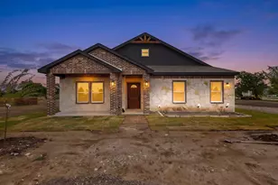 749 J L Dr, Valley View, TX 76272 - Photo 6