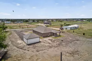 749 J L Dr, Valley View, TX 76272 - Photo 32