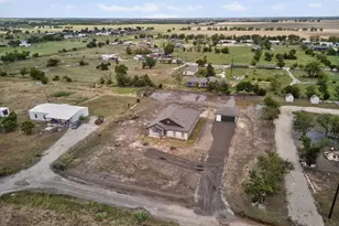 749 J L Dr, Valley View, TX 76272 - Photo 6